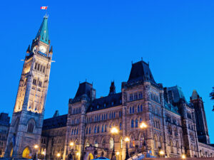 Federal public service could shrink by almost 60,000 jobs, report predicts
